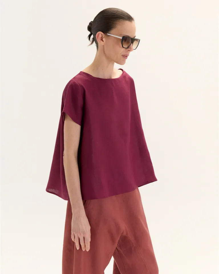 Top evasé de corte suelto con mangas cortas y detalle de abotonadura en la espalda de Blue Sheep en Tops para argentina