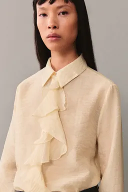 Camisa lyocell con volante de Mango en Camisas para argentina