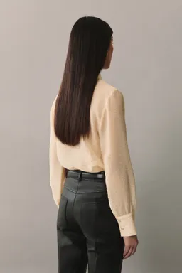 Camisa lyocell con volante de Mango en Camisas para argentina