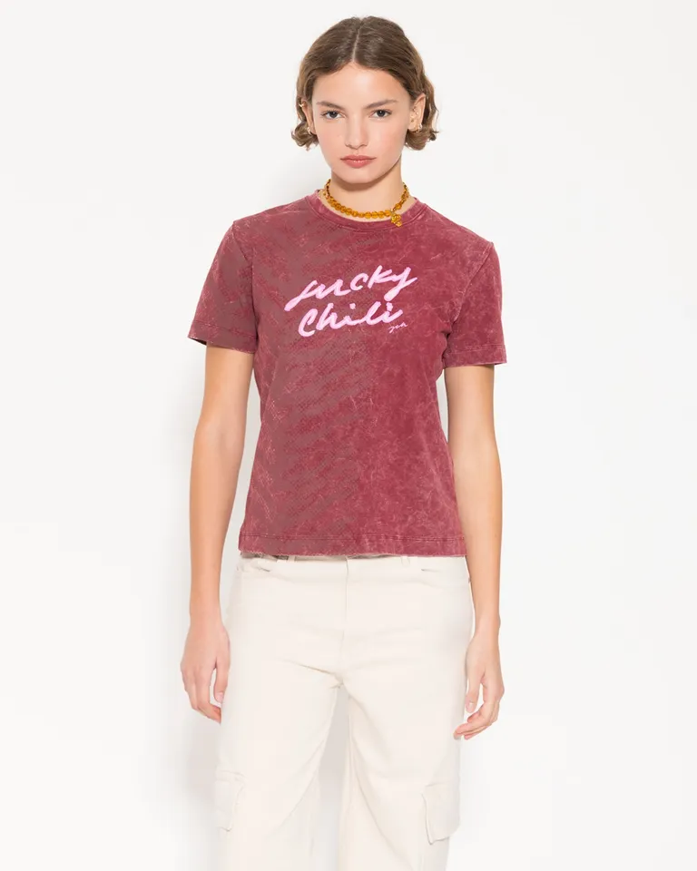 Remera de algodón pima orgánico con estampado lucky para mujer de Jazmin Chebar en Remeras para argentina