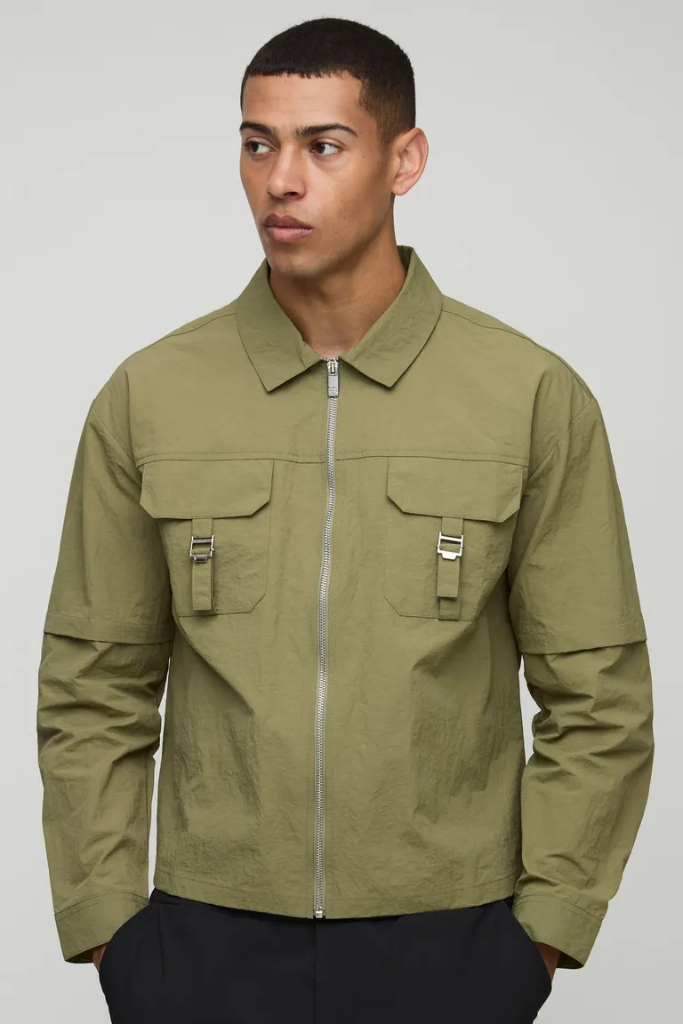 Sobrecamisa cargo nylon arrugada oversize de Boohooman en Camisas para argentina