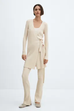 Pantalón canalé wideleg de Mango en Pantalones para argentina