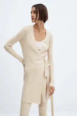 Pantalón canalé wideleg de Mango en Pantalones para argentina