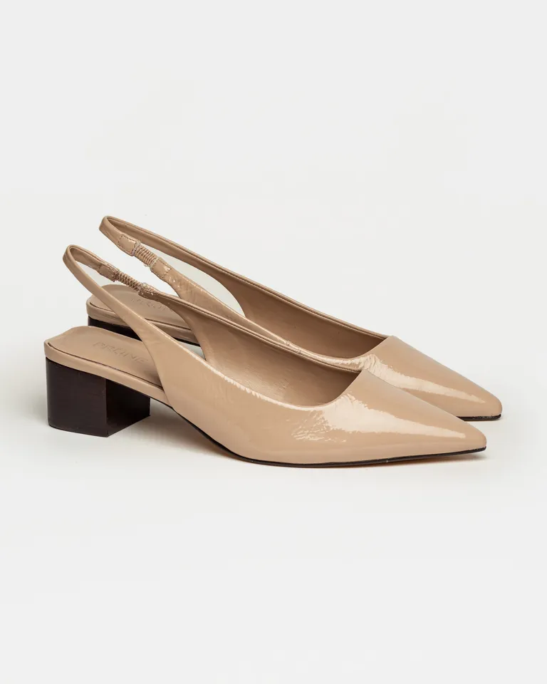 Stiletos de tacón cuadrado en cuero charol arrugado para un estilo elegante y moderno de Prüne en Zapatos con Tacos para argentina