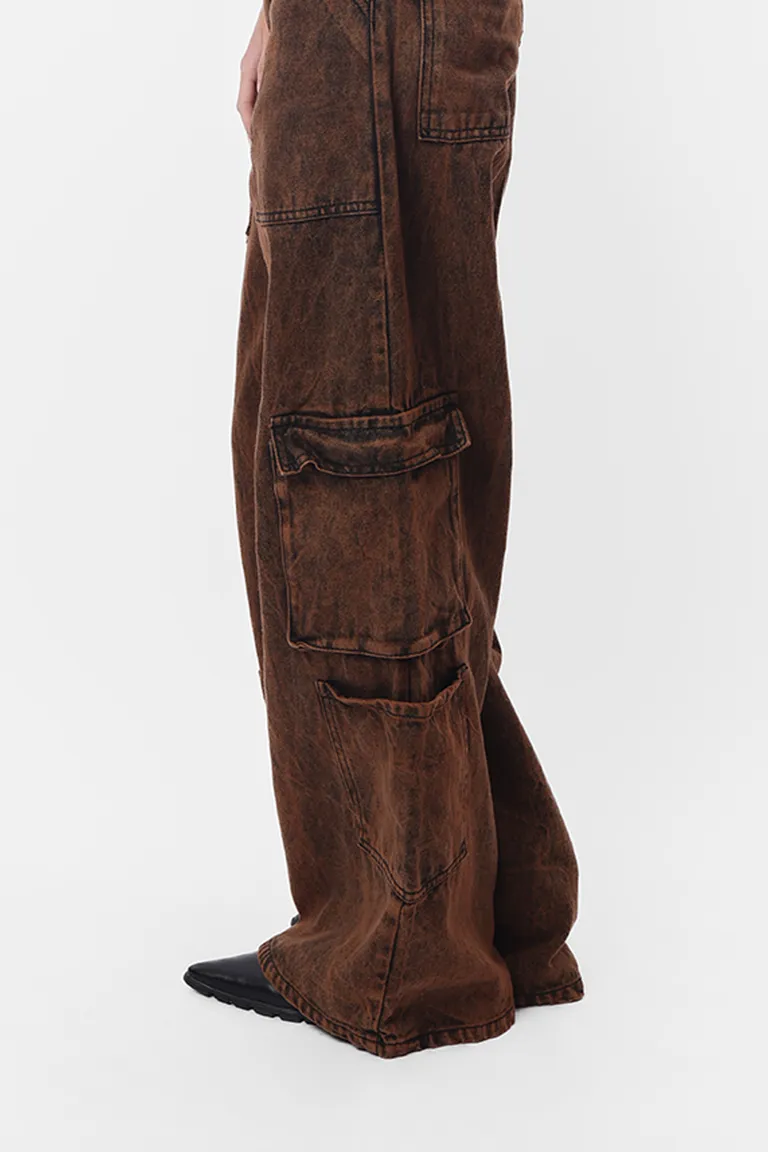 Pantalón denim tipo cargo de corte relaxed fit y tiro medio con detalles artesanales de Top White en Pantalones para argentina