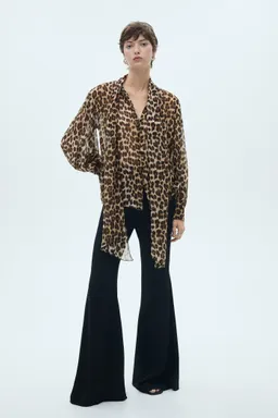 Blusa leopardo con lazo de Mango en Blusas para argentina