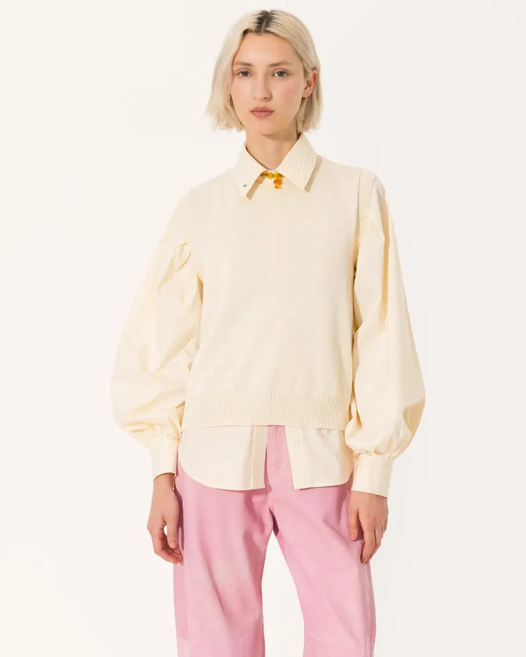 Blusa de mangas abultadas en tela de viscosa blanca para un toque elegante y moderno de Jazmin Chebar en Blusas para argentina