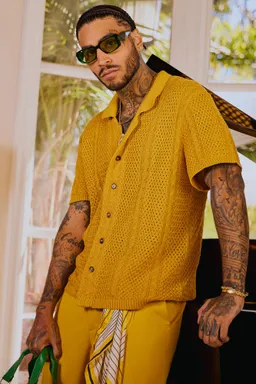 Camisa tejido cable unwind mostaza de Fashion Nova en Camisas para argentina