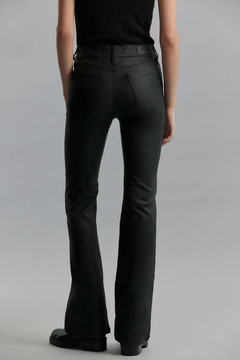 Pantalón bootcut negro de tiro alto y pierna ancha de Kosiuko en Pantalones para argentina