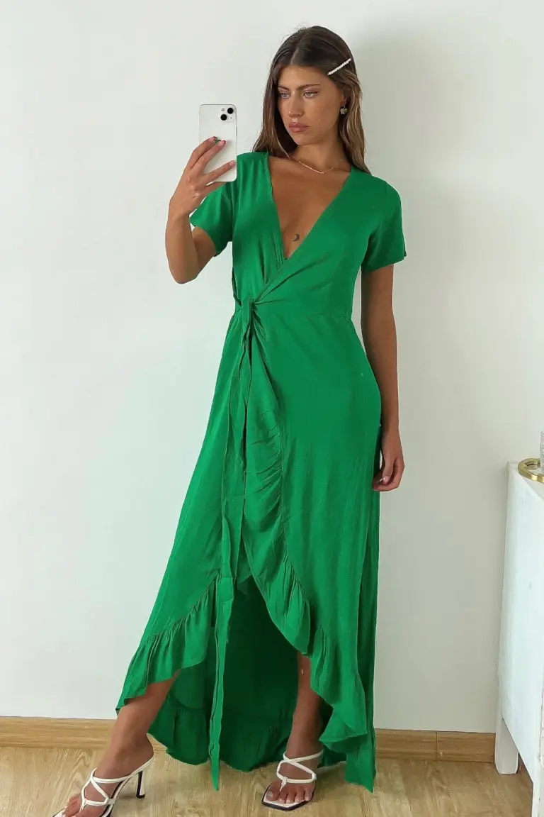 Vestido Cruzado Elegante de Benka en Vestidos para argentina
