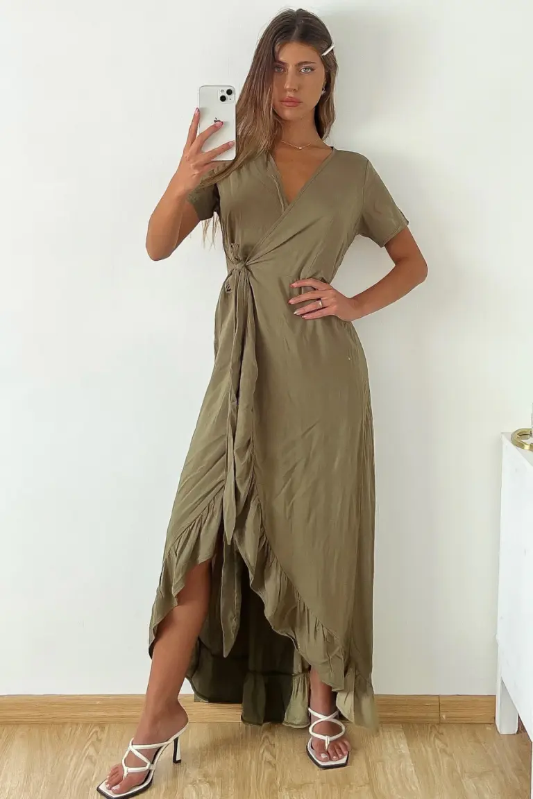 Vestido Cruzado Elegante de Benka en Vestidos para argentina