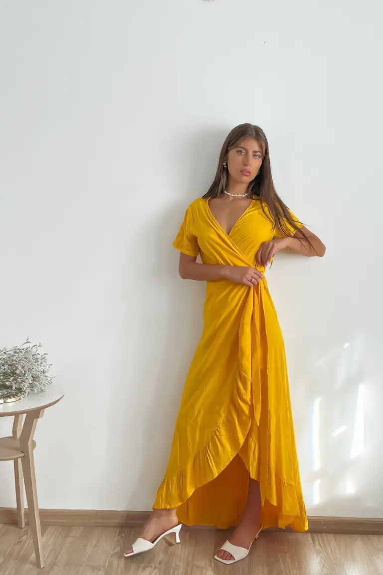Vestido Cruzado Elegante de Benka en Vestidos para argentina