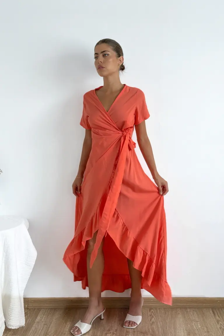 Vestido Cruzado Elegante de Benka en Vestidos para argentina