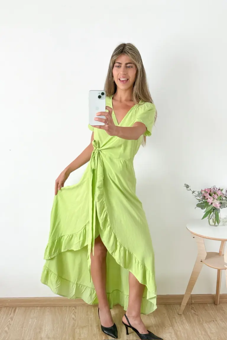 Vestido Cruzado Elegante de Benka en Vestidos para argentina