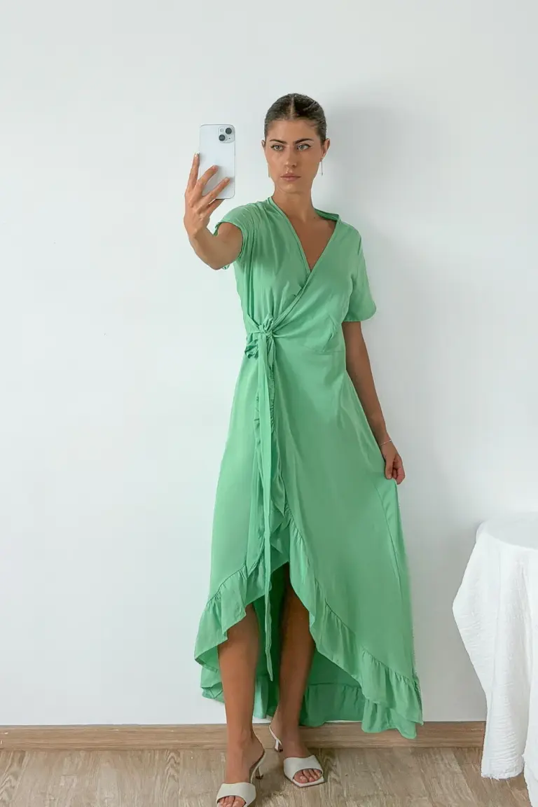 Vestido Cruzado Elegante de Benka en Vestidos para argentina