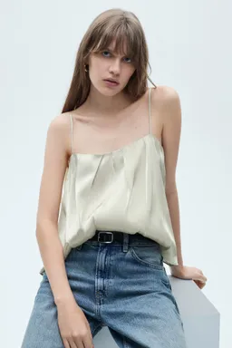 Top satinado breteles de Mango en Tops para argentina