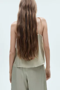 Top satinado breteles de Mango en Tops para argentina