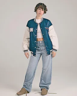 Campera universitaria contraste de Bershka en Chaquetas para argentina