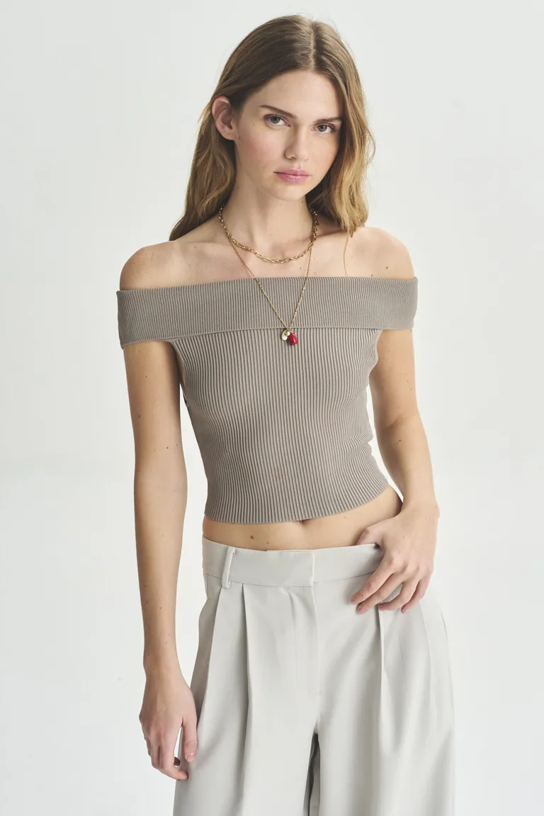 Top sin hombros de diseño moderno y elegante para mujer de Akiabara en Tops para argentina