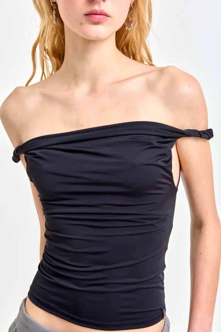 Musculosa de lycra negra con diseño retorcido y corte a la cintura de 47 Street en Tops para argentina