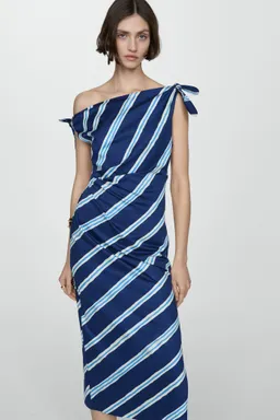 Vestido rayas hombros descubiertos de Mango en Vestidos para argentina