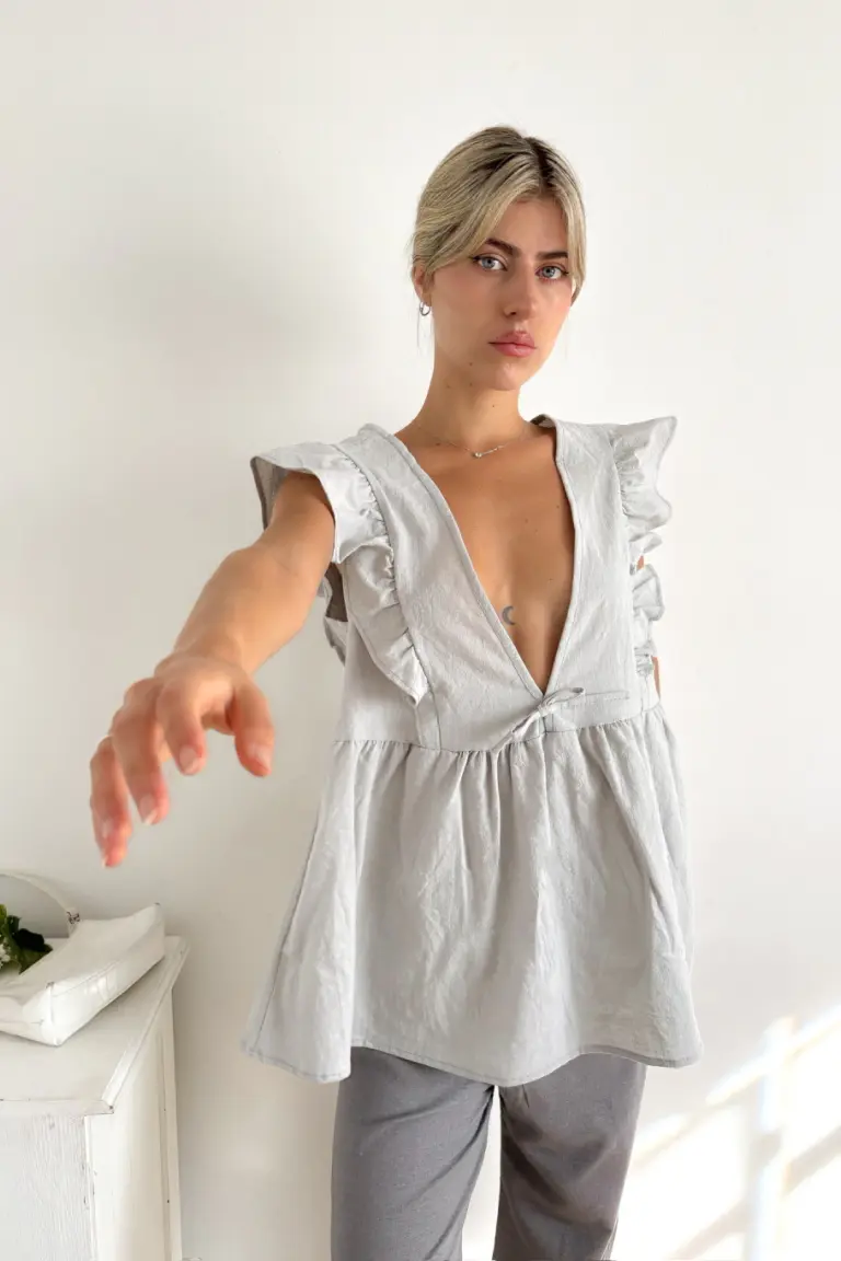 Blusa con Volados de Benka en Blusas para argentina
