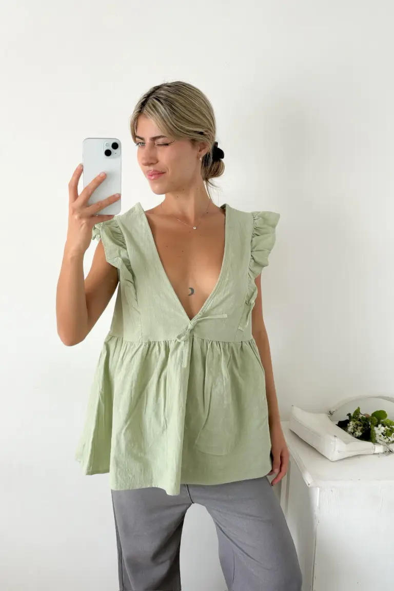 Blusa con Volados de Benka en Blusas para argentina