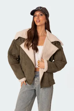 Campera oversize corderito gamuza sintética de Edikted en Chaquetas para argentina