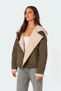 Campera oversize corderito gamuza sintética de Edikted en Chaquetas para argentina