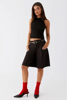 Jorts largos entallados jeni negro de Peppermayo en Shorts para argentina