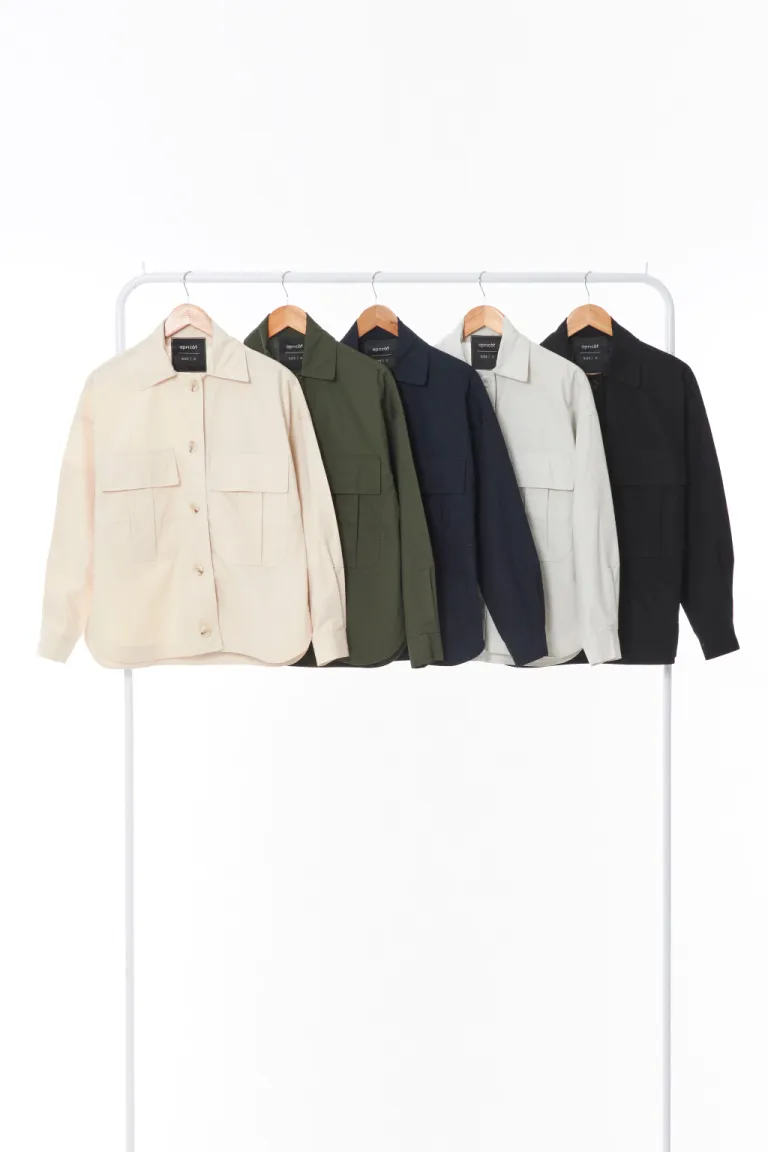 Chaqueta de abrigo negra para mujer, diseño moderno y elegante de Apricot en Chaquetas para argentina