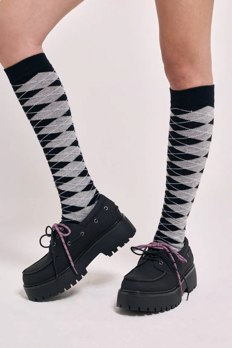 Zapato estilo náutico con plataforma, cordones intercambiables y suela de diseño dentado de 47 Street en Mocasines para argentina