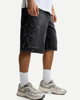 Bermuda baggy con parches de Bershka en Bermudas y Shorts para argentina