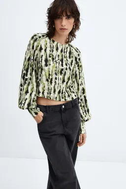 Blusa estampada con lazo de Mango en Blusas para argentina