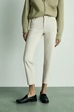 Jeans newmom confort tiro alto de Mango en Pantalones para argentina