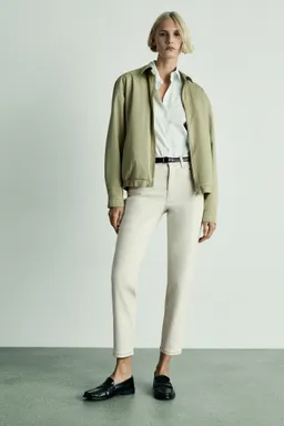 Jeans newmom confort tiro alto de Mango en Pantalones para argentina