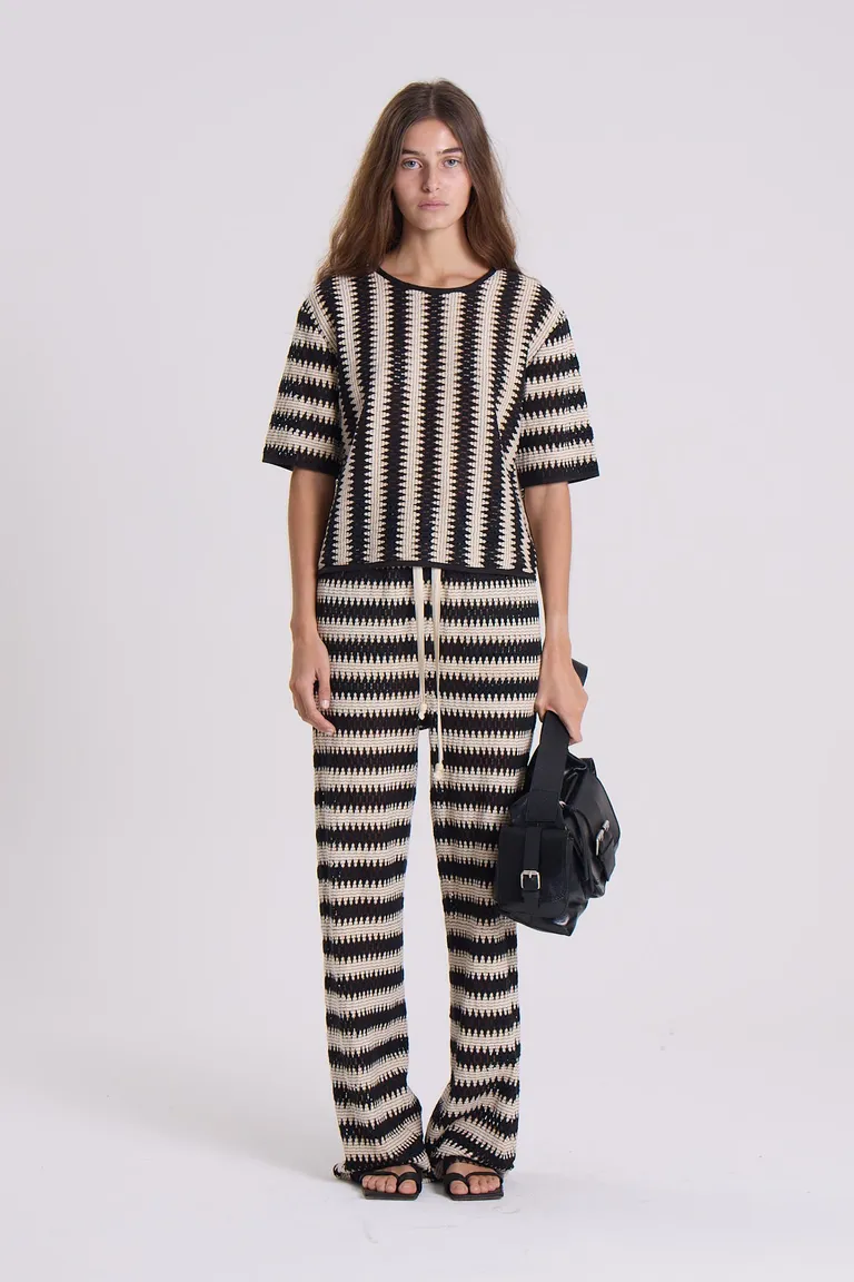 Pantalón overze de rayas blancas y negras con cintura elástica de Maria Cher en Pantalones para argentina