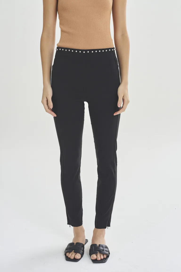 Pantalón Anakena: Prenda elegante y moderna para toda ocasión de Akiabara en Pantalones para argentina