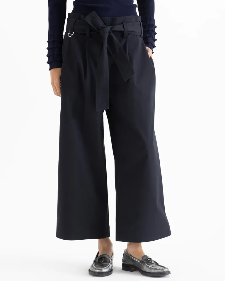 Pantalón de mujer tiro alto estilo paper bag con lazo y diseño wide leg cropped de Jazmin Chebar en Pantalones para argentina