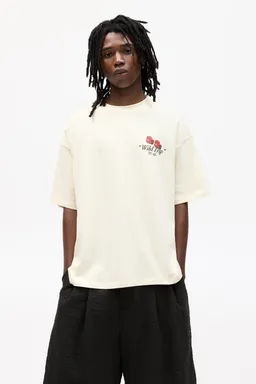 Remera gráfico dados de Pull&Bear en Remeras y Polos para argentina