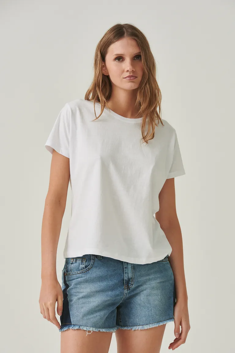 Remera blanca de algodón de corte clásico y escote redondo de Sweet en Remeras para argentina