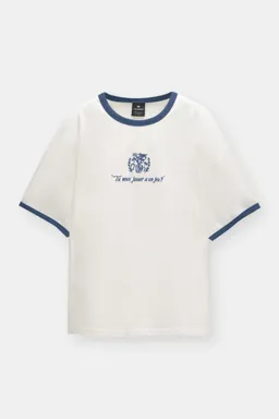 Remera contraste bordado de Pull&Bear en Remeras y Polos para argentina