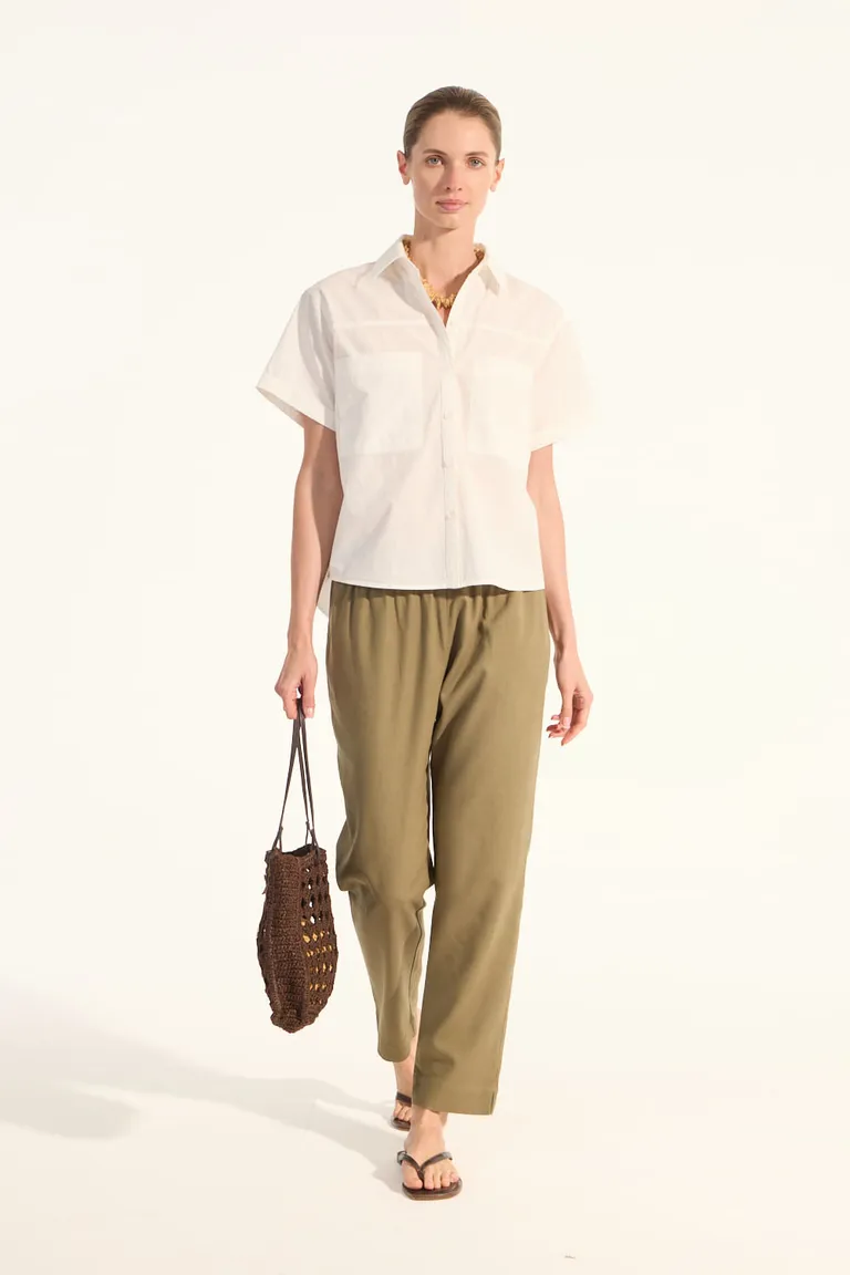 Camisa de diseño con corte holgado y detalles únicos para un estilo moderno y versátil de Portsaid en Camisas para argentina