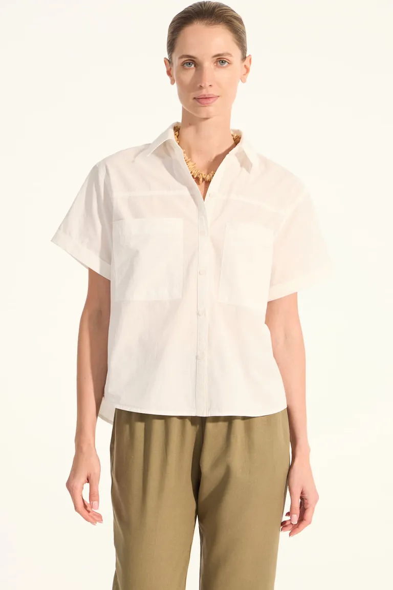 Camisa de diseño con corte holgado y detalles únicos para un estilo moderno y versátil de Portsaid en Camisas para argentina