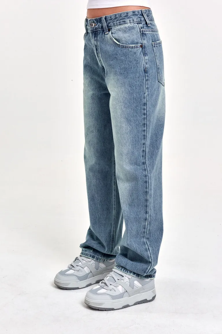 Pantalones vaqueros rectos de denim celeste con detalles rotos y lavado desgastado de 47 Street en Pantalones para argentina