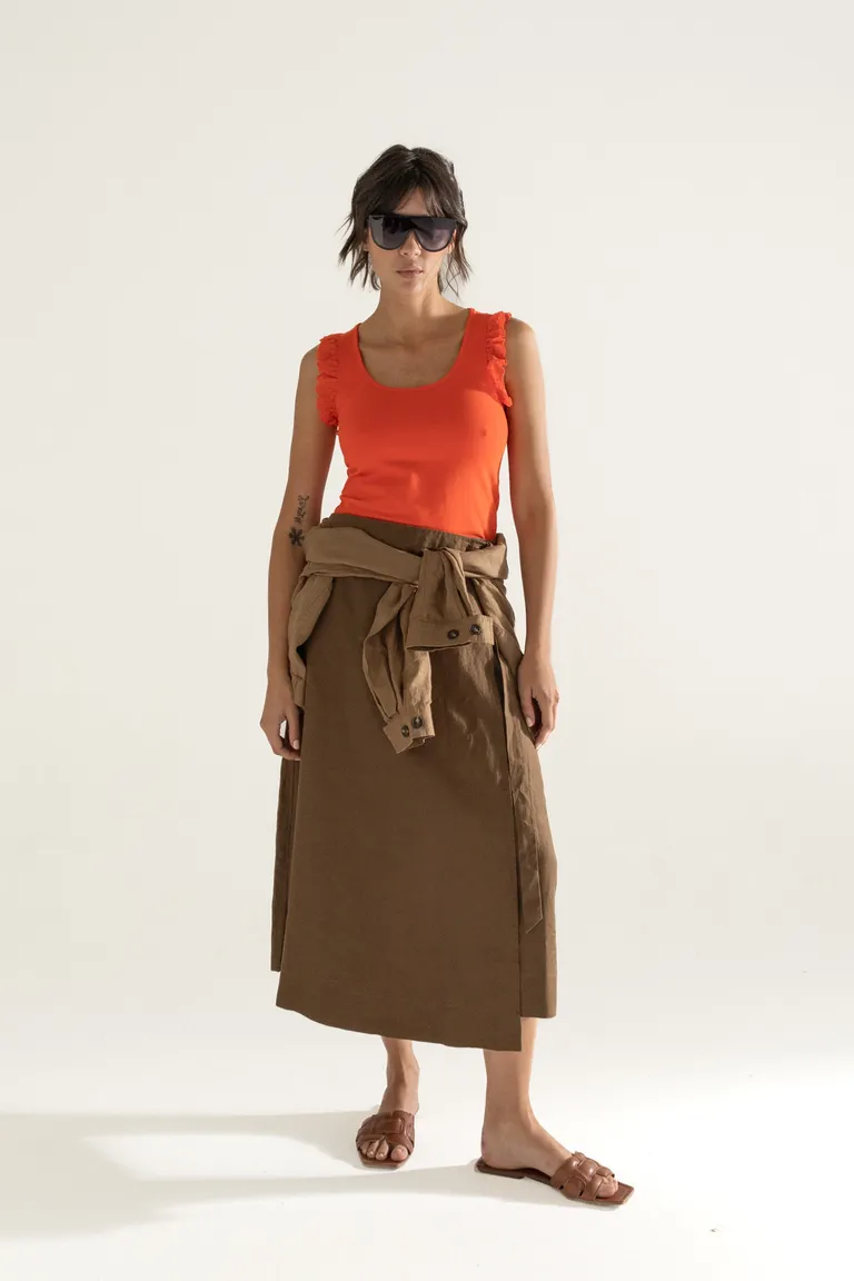 Remera de corte recto en color rojo para mujer de Akiabara en Remeras para argentina