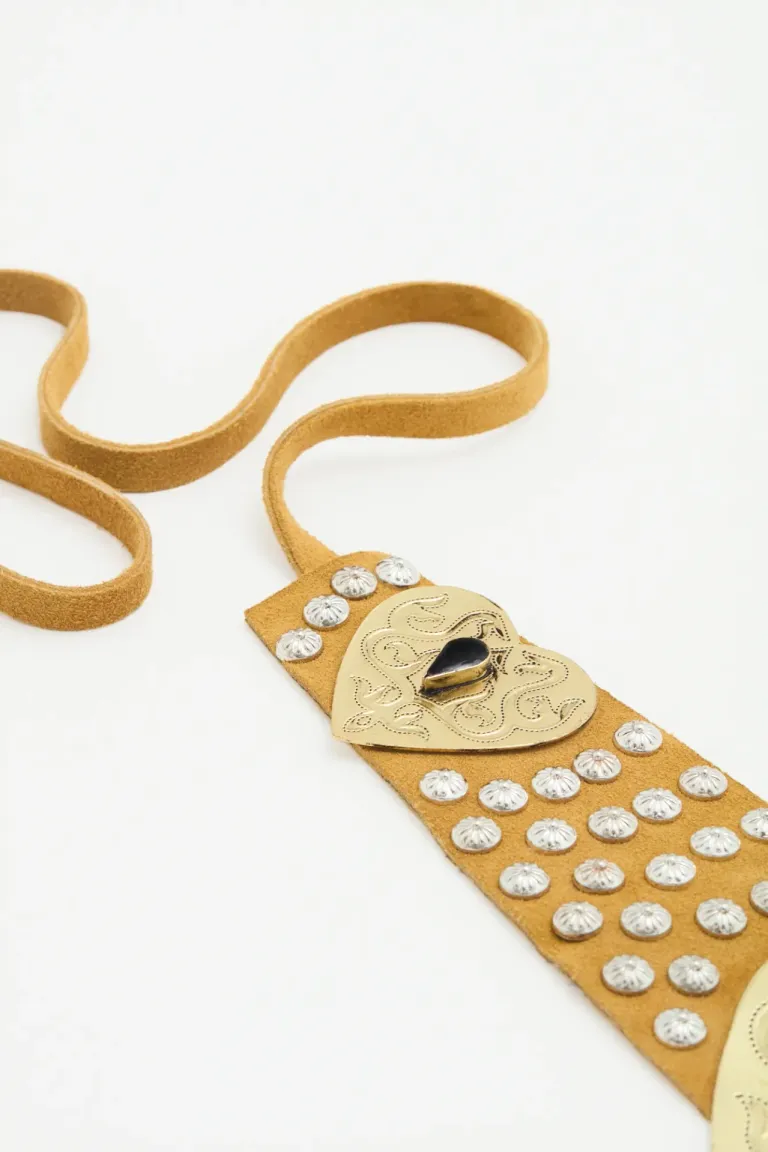 Cinturón faja de gamuza con corazones grabados y piedras, detalles boho y rock de Rapsodia en Cinturones para argentina