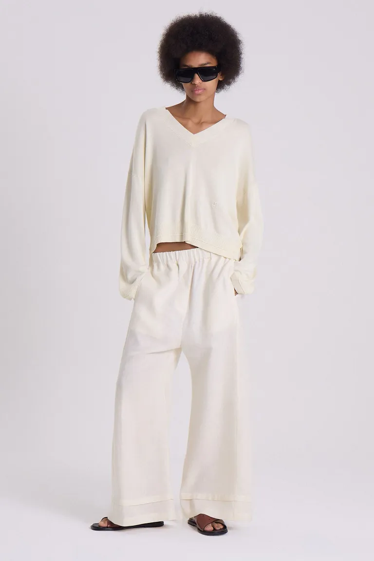 Pantalón de lino ancho y cómodo con cintura elástica, un clásico esencial para el verano de Maria Cher en Pantalones para argentina