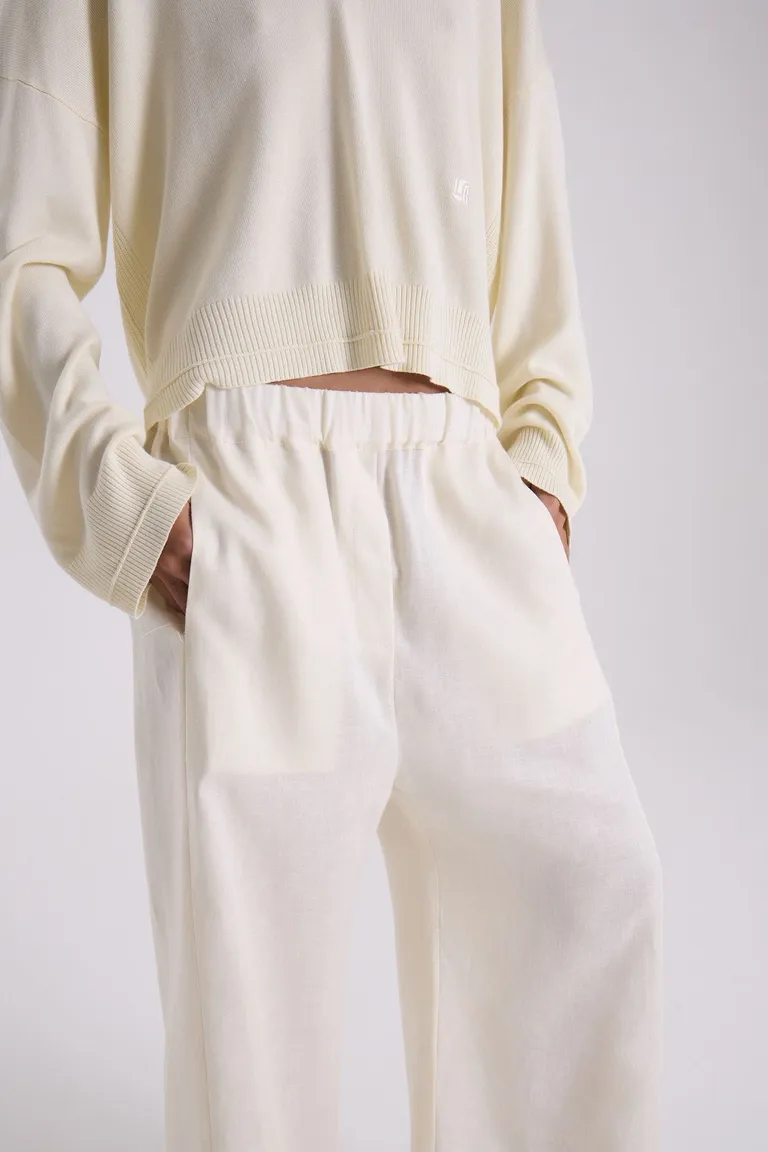 Pantalón de lino ancho y cómodo con cintura elástica, un clásico esencial para el verano de Maria Cher en Pantalones para argentina