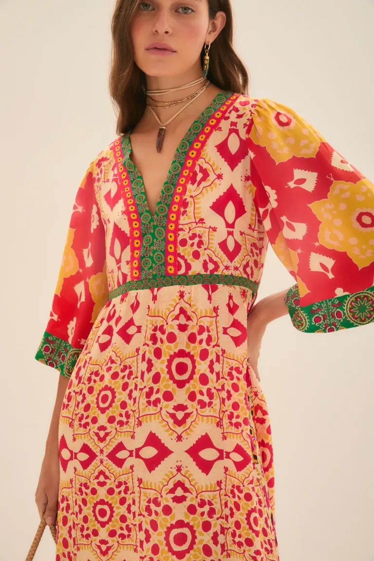 Vestido largo estampado de viscosa satin con corte a la cintura y manga corta de Rapsodia en Vestidos para argentina